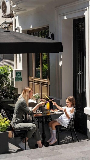 Outdoor dining - Nex Hotel Istanbul City Center (Istanbul)