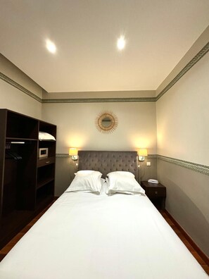 Room - Hotel Restaurant Christophe Colomb (Calvi)