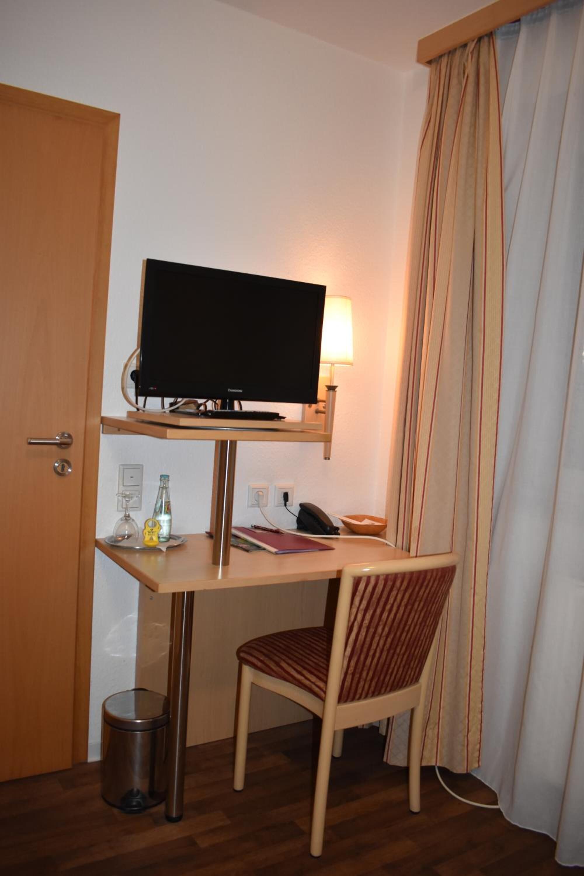 المنشأة من الداخل