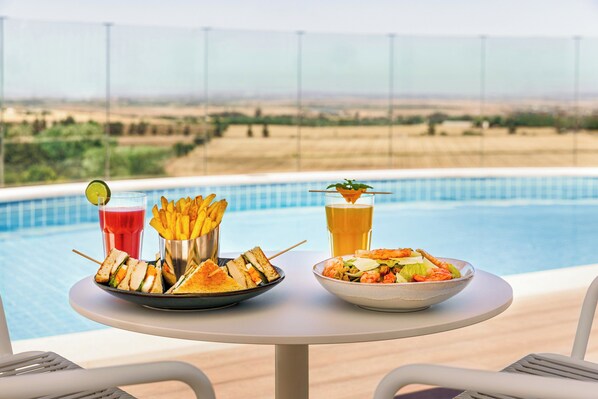 Pool - Holiday Inn Beja (Beja)