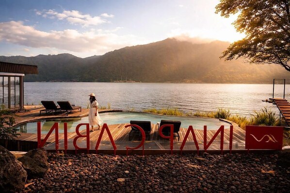 Kolam renang outdoor