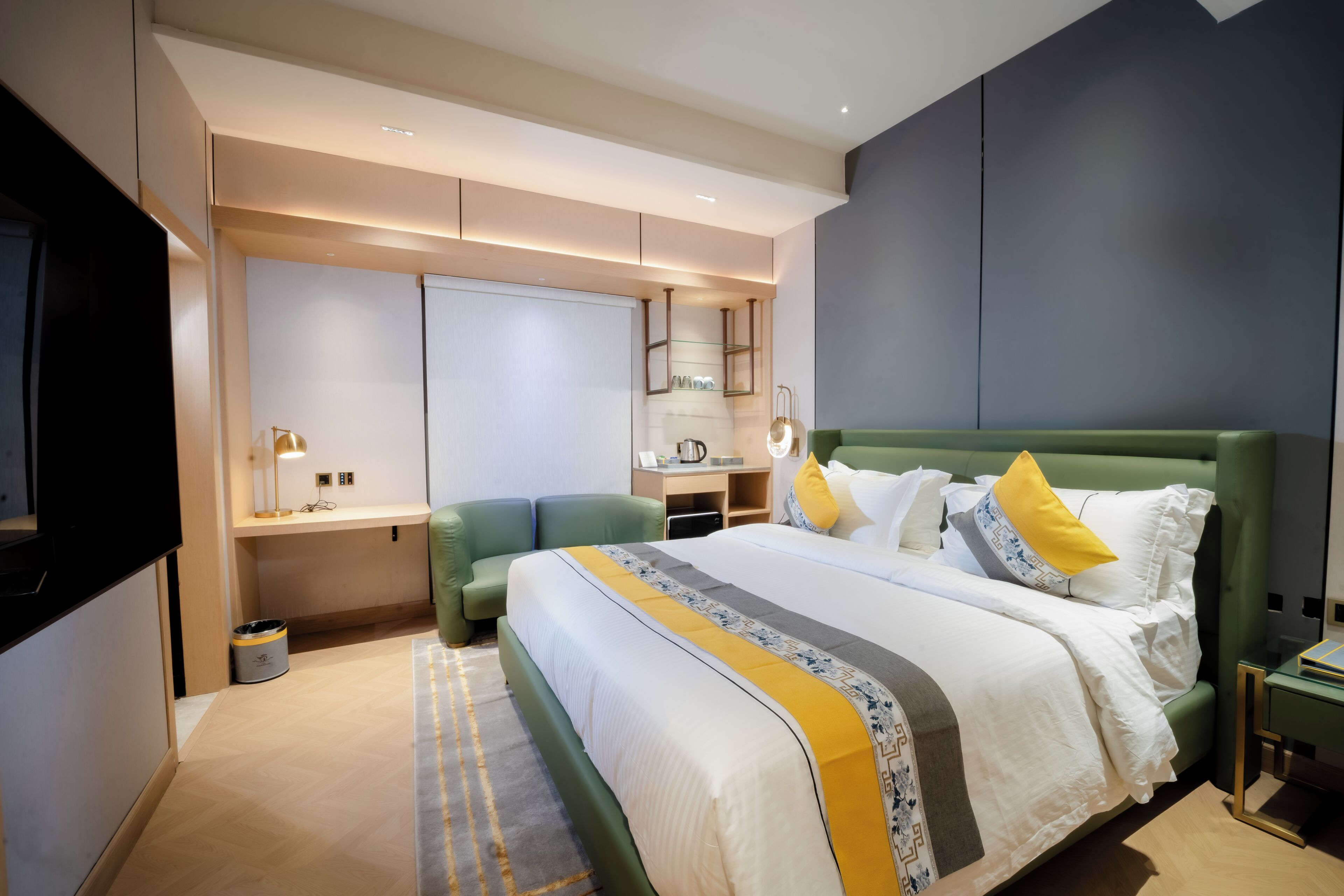 Premier Room, 1 King Bed | In-room safe, desk, blackout curtains, iron/ironing board (on request)