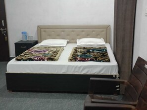 Economy Room - Shri Narsingh Tourist complex (Gangotri)