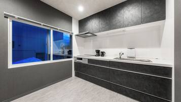 Fridge, microwave, stovetop, cookware/dishes/utensils