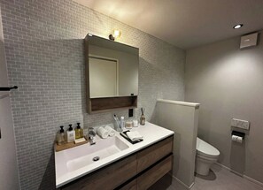 Hårtørrer, håndklæder