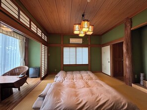 5 quartos, escrivaninha, Wi-Fi de cortesia, roupa de cama