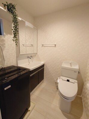 Hair dryer, towels - Room within walking distance of Shinagawa Station / Shinagawa Ward Tokyo (Shinagawa Ward)