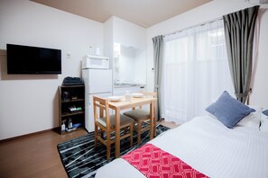 1 quarto, escrivaninha, Wi-Fi de cortesia, roupa de cama
