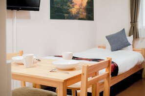1 bedroom, desk, free WiFi, bed sheets - Noir Toji Inn 2nd floor | Near Toji Temple and JR / Kyoto City Kyōto (Kyoto City)