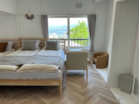 2 bedrooms, desk, iron/ironing board, free WiFi. Ocean view house with a great view of Mt Hakodat / Hakodate City Hokkaidō