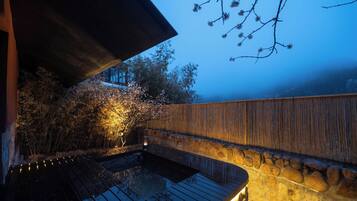 Habitación doble Deluxe, Terraza, vista a la montaña | Alberca privada