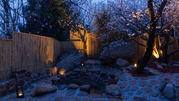 Premier Suite, Patio, Mountain View | Teres/patio