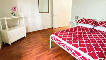 Strykejern/-brett, internettilgang og sengetøy