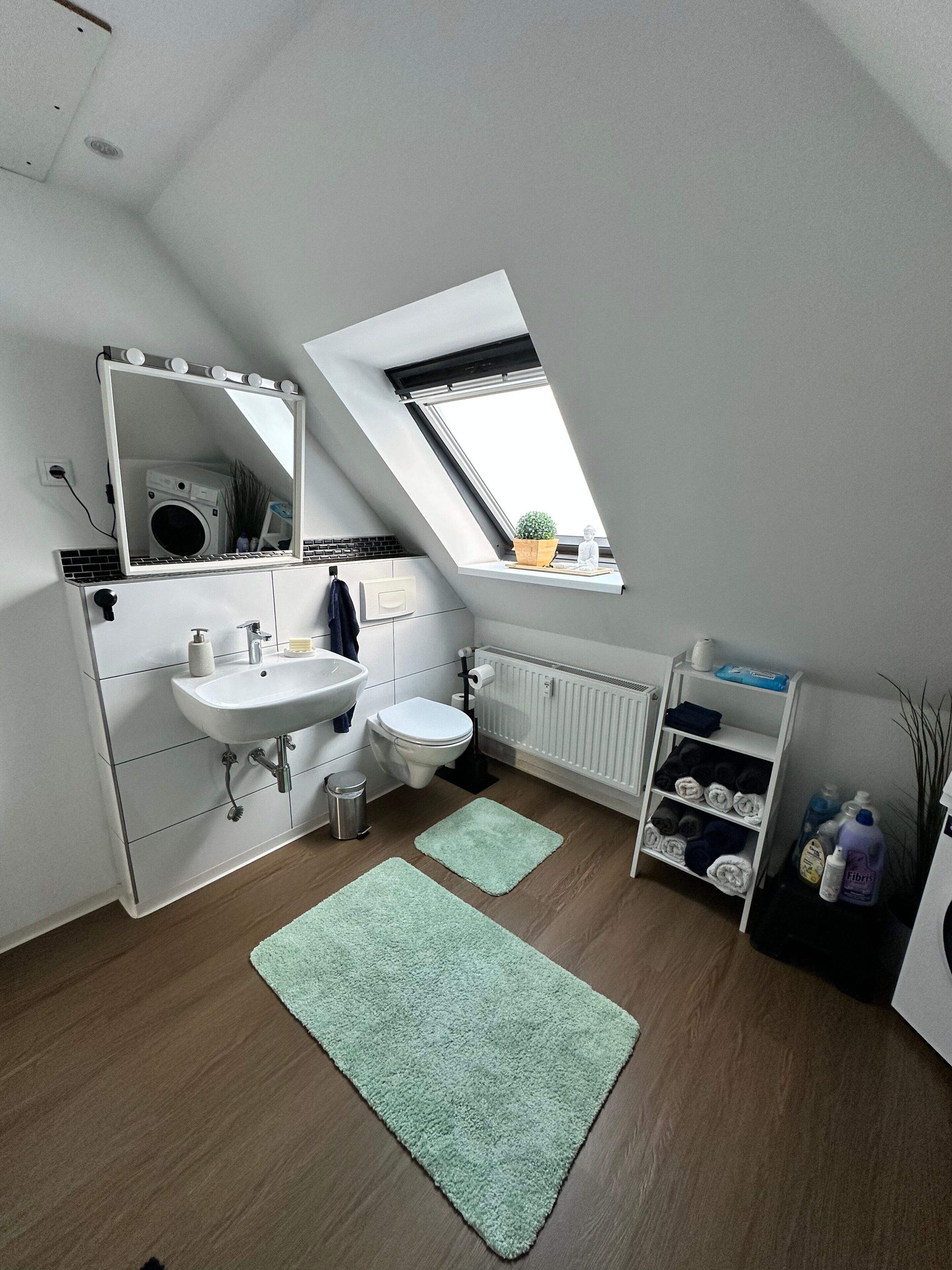 シャワー、ヘアドライヤー、タオル