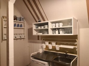 Interior - Cozy vacation apartment with a view of the mountain lake. (Güntersberge)