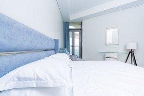 Memory-foam beds, in-room safe, individually decorated - Lavish-luxury facilities in Aykon city (Dubai)