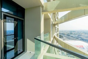 Property grounds - Lavish-luxury facilities in Aykon city (Dubai)