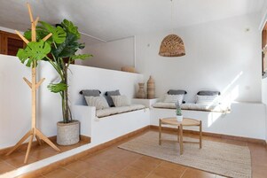 Villa, 6 Bedrooms, Patio, Sea View | Interior