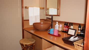 Suite, Private Bathroom | Interior