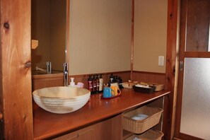 Zweibettzimmer, eigenes Bad | Innenbereich