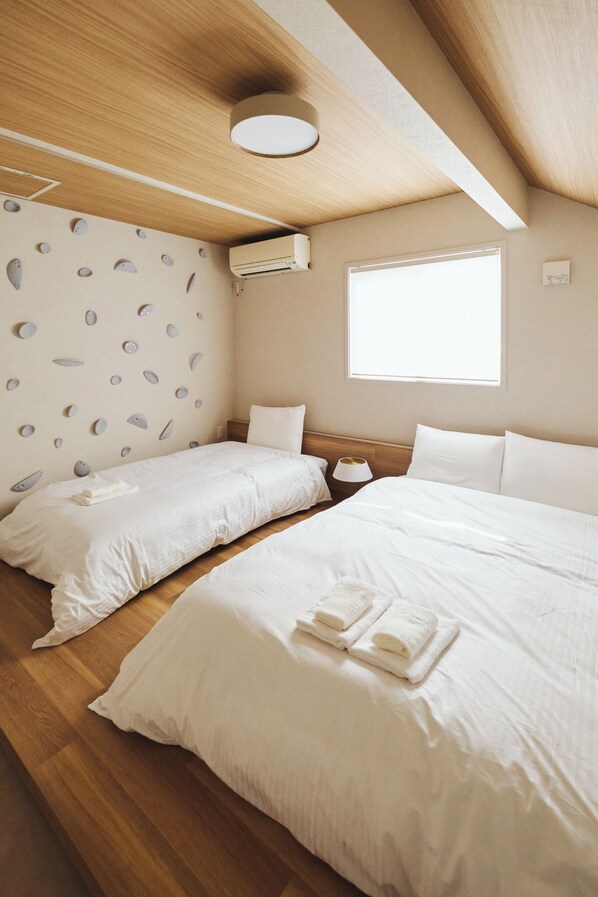 4 bedrooms, desk, iron/ironing board, free WiFi
