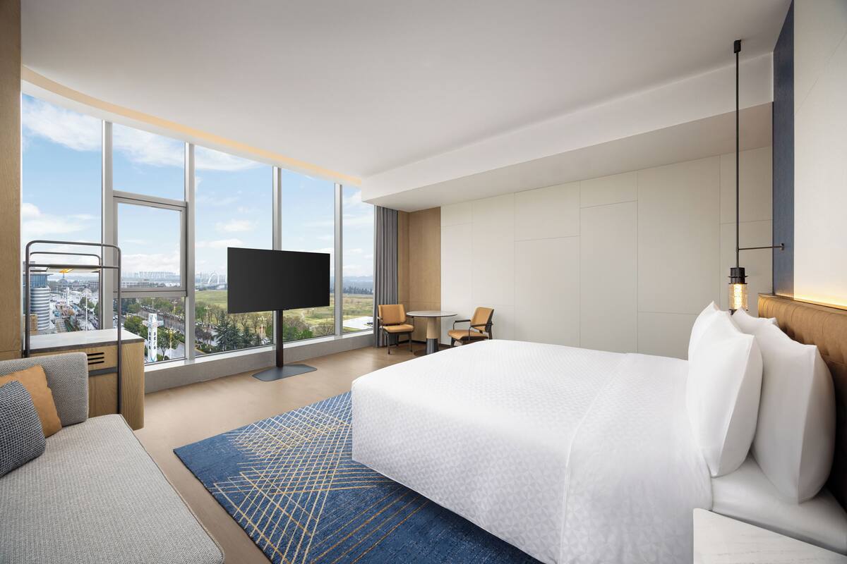 尊贵客房, 1 张特大床, 河景 | 免费 WiFi