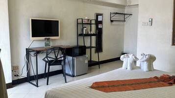 Room, 1 Bedroom, Accessible, Private Pool | Room amenity