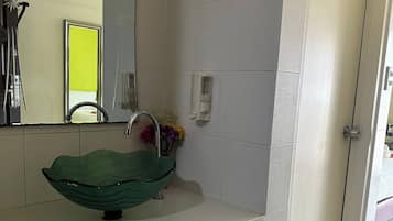 Room, 1 Bedroom, Accessible, Private Pool | Bathroom