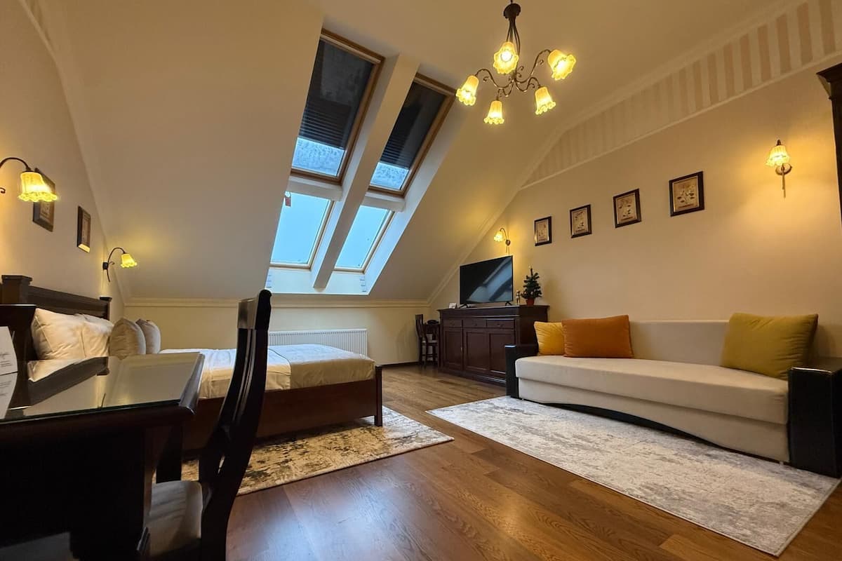 Superior Studio | In-room safe, laptop workspace, blackout drapes, soundproofing