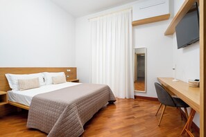 3 chambres, fer et planche à repasser, lit parapluie, Wi-Fi gratuit