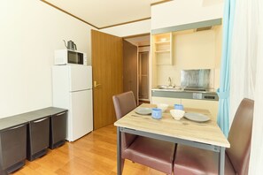 公寓 | 私人廚房 | 電冰箱、微波爐、爐台、電熱水壺