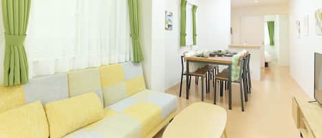 Desk, blackout curtains, free WiFi