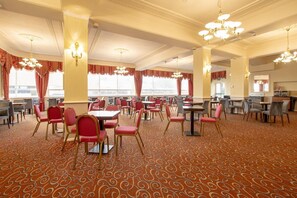 Unclassified image, 4 of 23, button - Standard family room for 4(2A+2C) (Bournemouth)