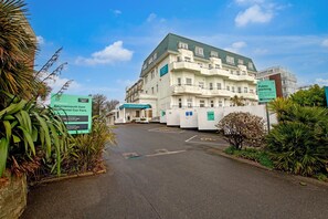 Exterior - Superior Feature w/ View (Bournemouth)