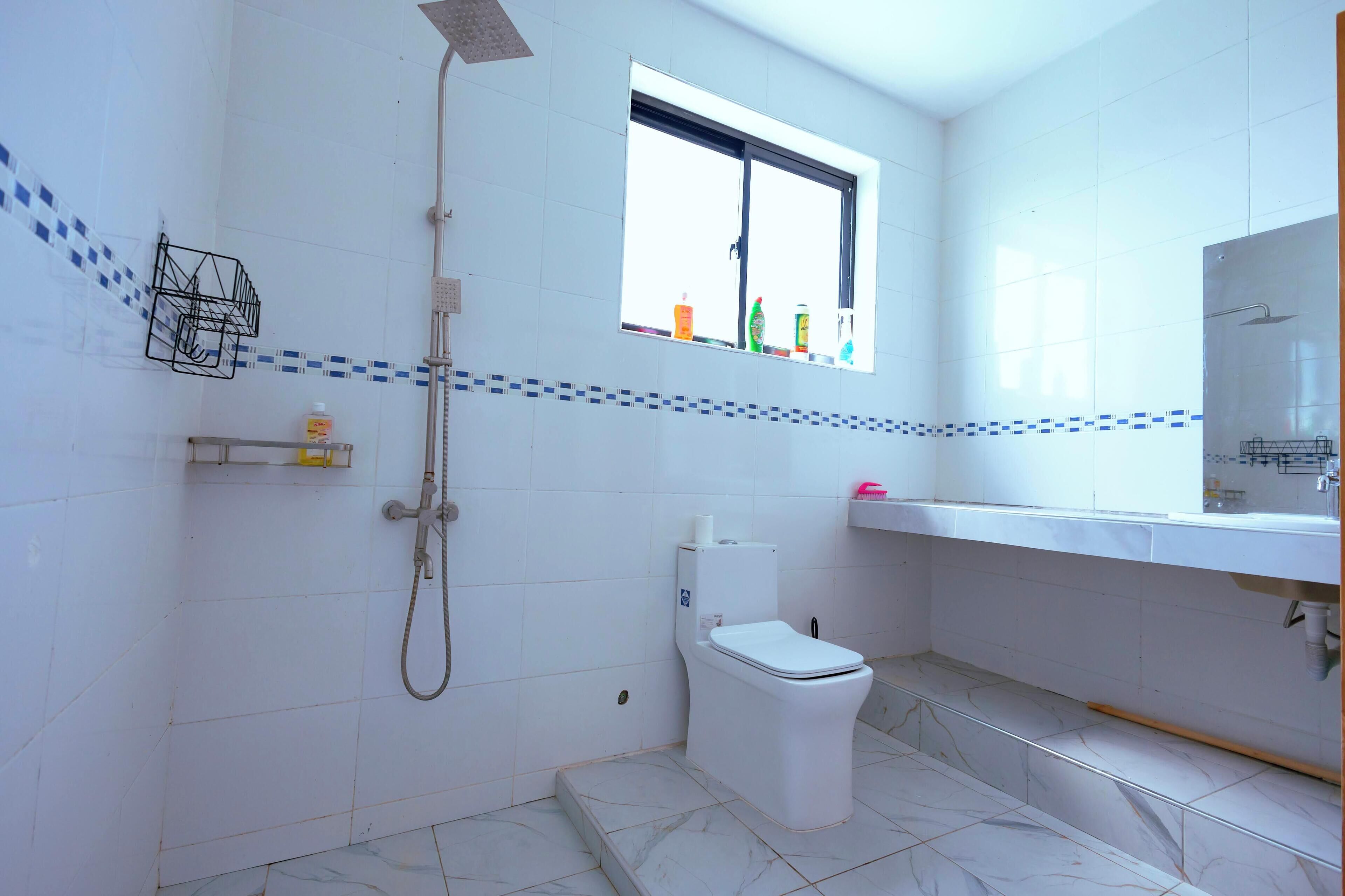 Standardlejlighed - balkon - udsigt til pool | Badeværelse | Håndklæder, Sæbe, Toiletpapir