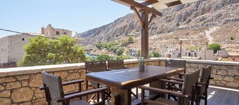 Second floor Apartment with sea view