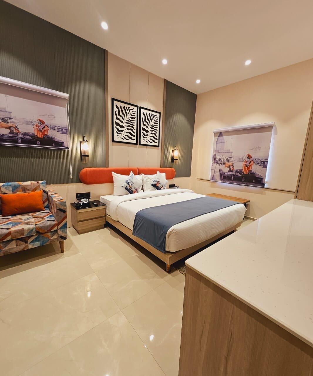 Habitación doble de lujo | Caja de seguridad en la habitación y decoración personalizada 