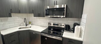 Cozy Furnished 1BR Suite in Regina