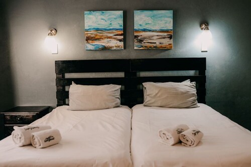 La Rona Hospitality Services