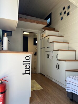 Interior - Lovely Caravan with deck and garden close to İstanbul Airport (İstanbul)