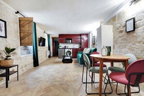 Apartment | Living room - Charming Appt- 4p/1br- in the Heart of the Marais (Paris)