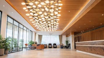 Área de estar no saguão