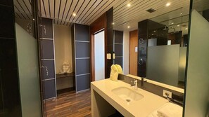 Towels, soap, shampoo, toilet paper