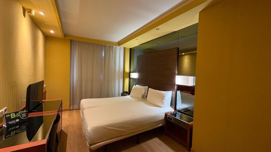 트윈룸 | 객실 내 금고, 암막 커튼, 무료 WiFi