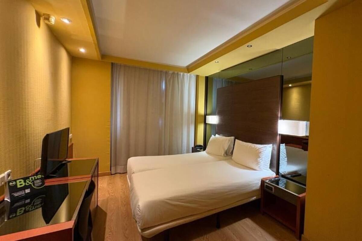 Caja de seguridad en la habitación, cortinas blackout y wifi gratis