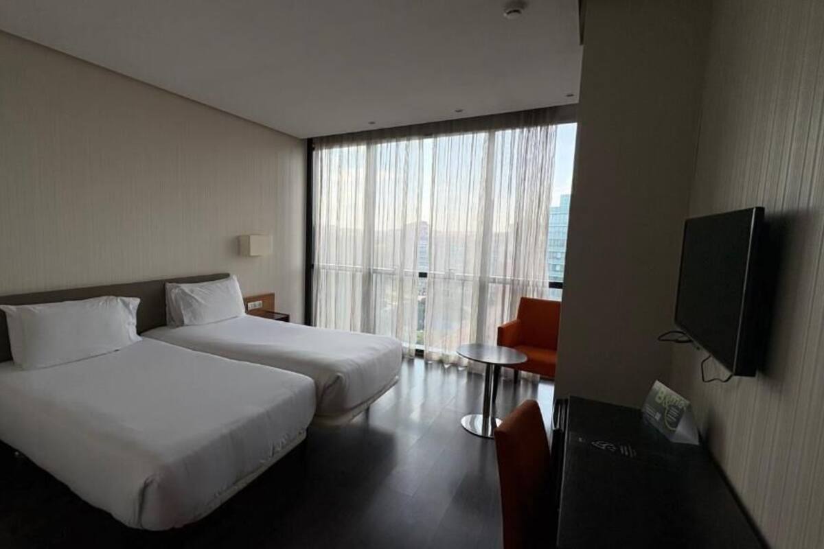 Caja de seguridad en la habitación, cortinas blackout y wifi gratis