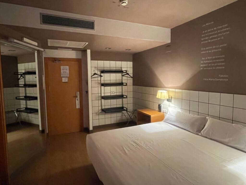 Enkelrum | Värdeförvaringsskåp på rummet, mörkläggningsgardiner och gratis wi-fi