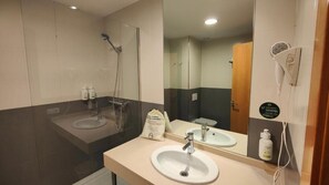 Soap, shampoo, toilet paper - B&B HOTEL Miranda de Ebro (Ribera Baja)