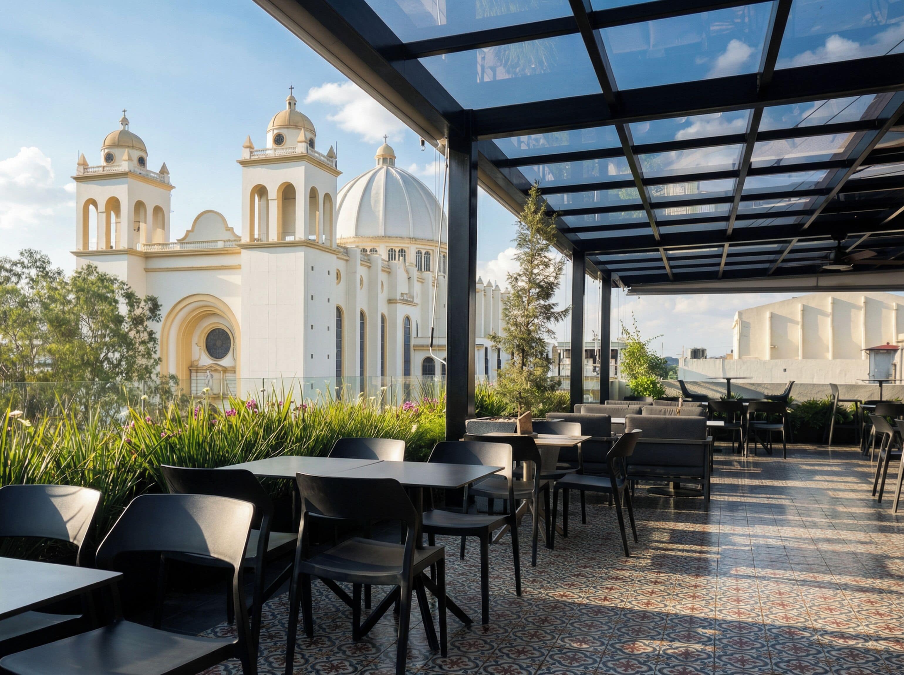 2 restaurants; breakfast, lunch, dinner and brunch served 