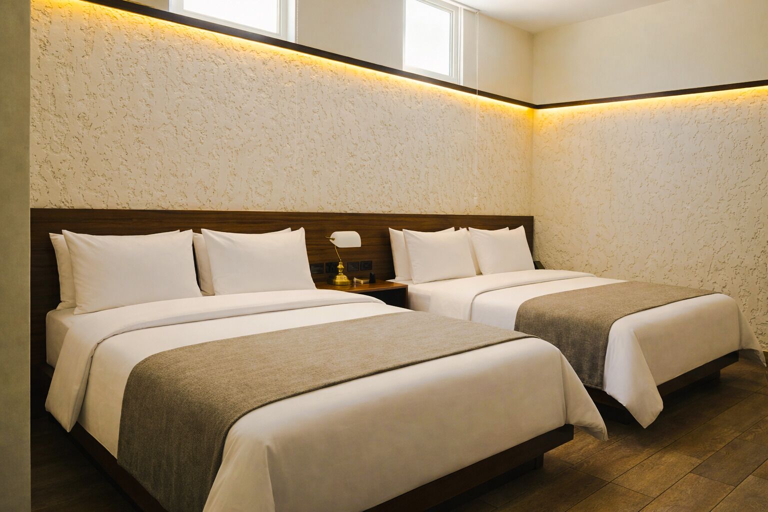 Room, 2 Queen Beds (No View)